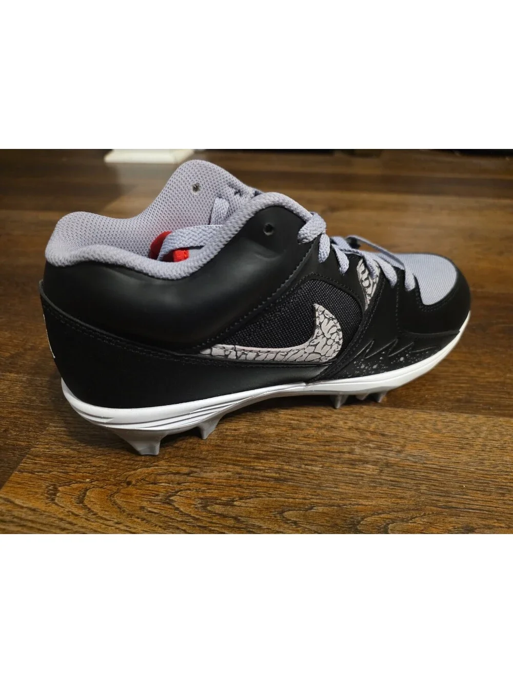 Size 9.5 Nike Air Jordan Stadium 90 Low TD Black Cement Football HQ0210-060 Men
